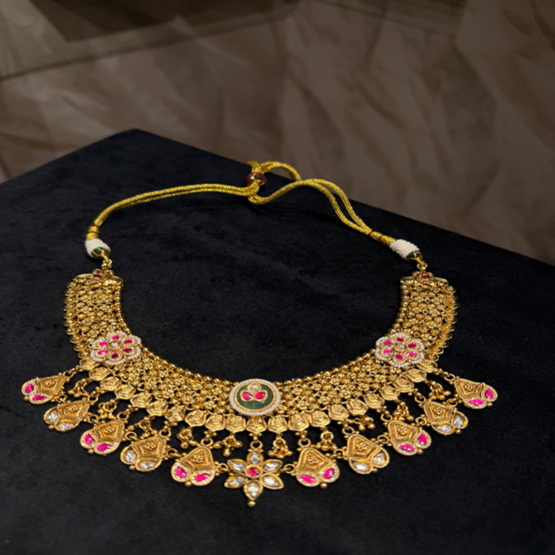 Elegant jewellery from the best 1 gram jwellery shop in hadapsar